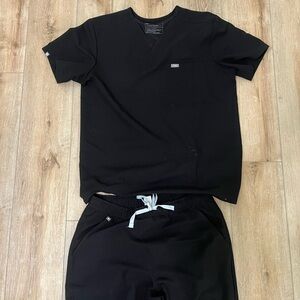 Mens black Figs scrub set